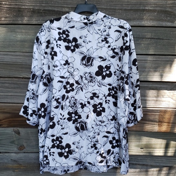 Maggie Barnes Black & White Floral Top Blouse 3X - Picture 6 of 8